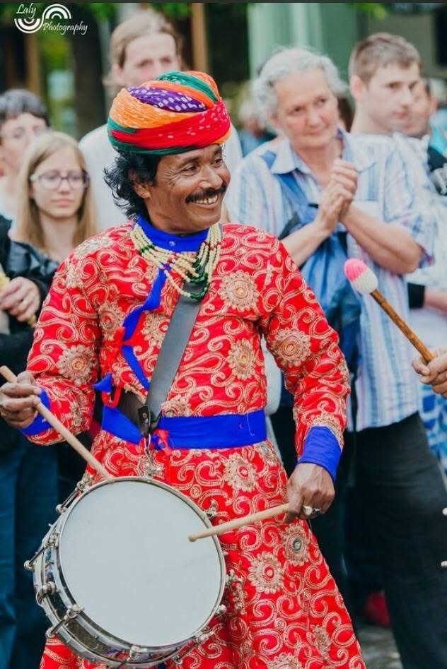 trending image
